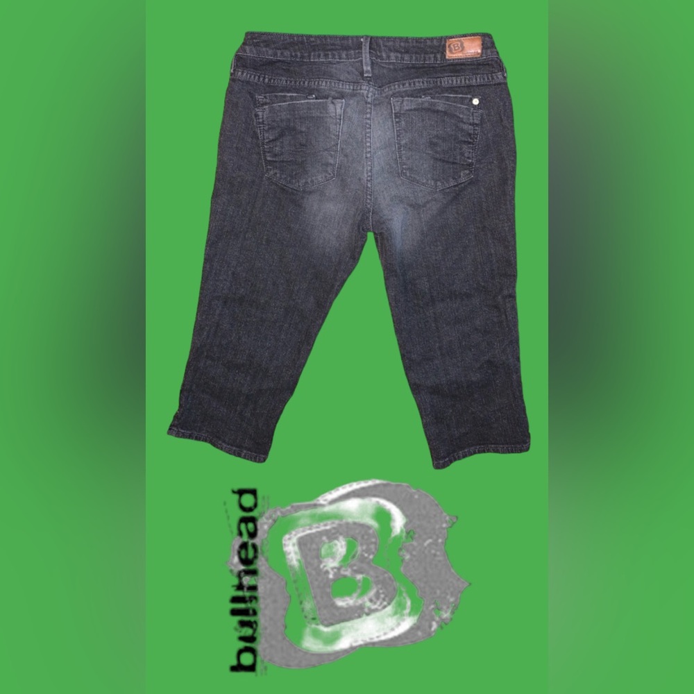 Gray Bullhead Capris